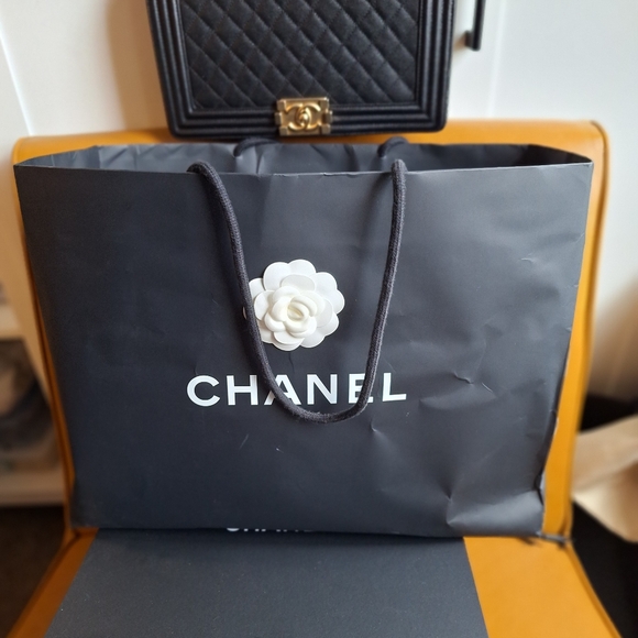 Chanel Large Black Boy Bag in Caviar Leather - Picture 8 of 12